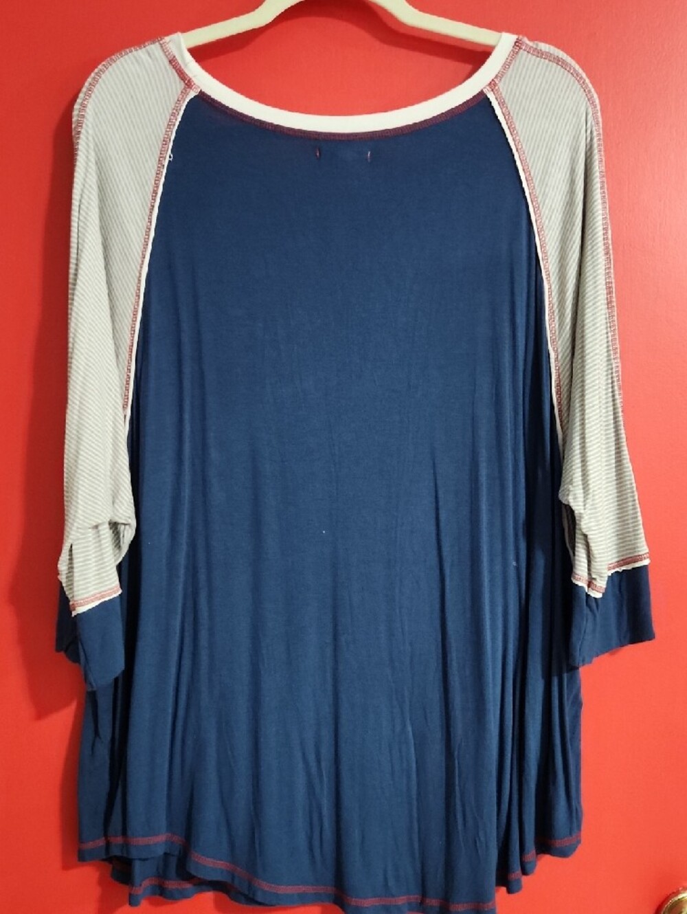 1XL Maurices Navy Blue Raglan Tunic with Cream/Grey Striped Sleeves - Picture 2 of 7
